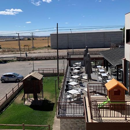 Hotel El Cobertizo Пласенсия-дель-Монте Экстерьер фото