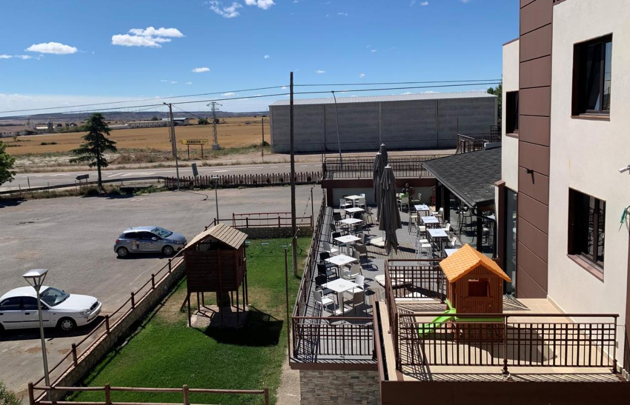 Hotel El Cobertizo Пласенсия-дель-Монте Экстерьер фото