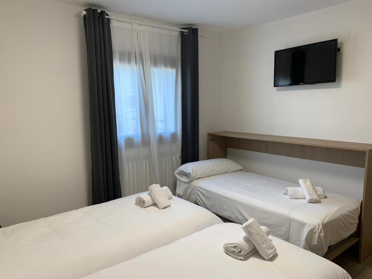 Hotel El Cobertizo Пласенсия-дель-Монте Экстерьер фото