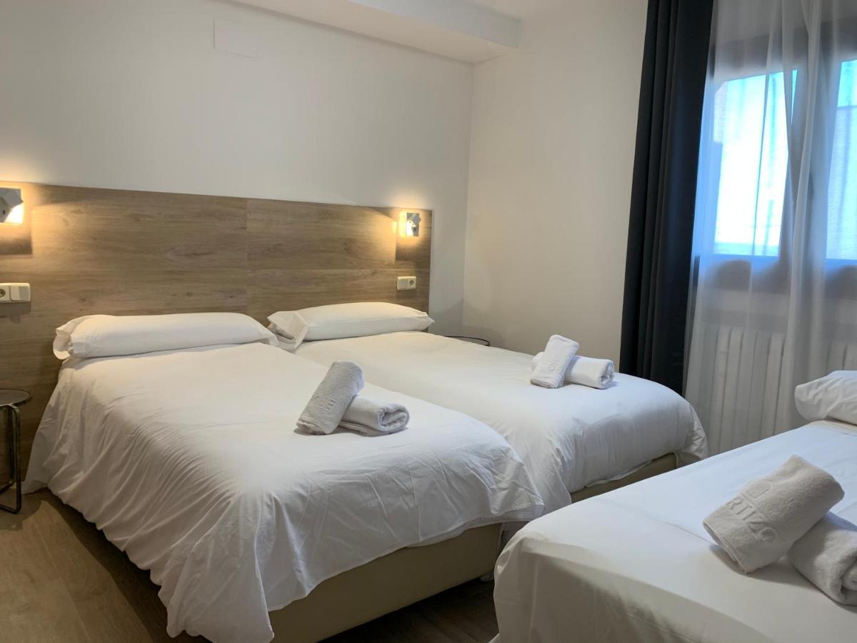 Hotel El Cobertizo Пласенсия-дель-Монте Экстерьер фото