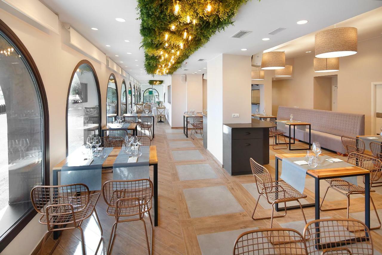 Hotel El Cobertizo Пласенсия-дель-Монте Экстерьер фото